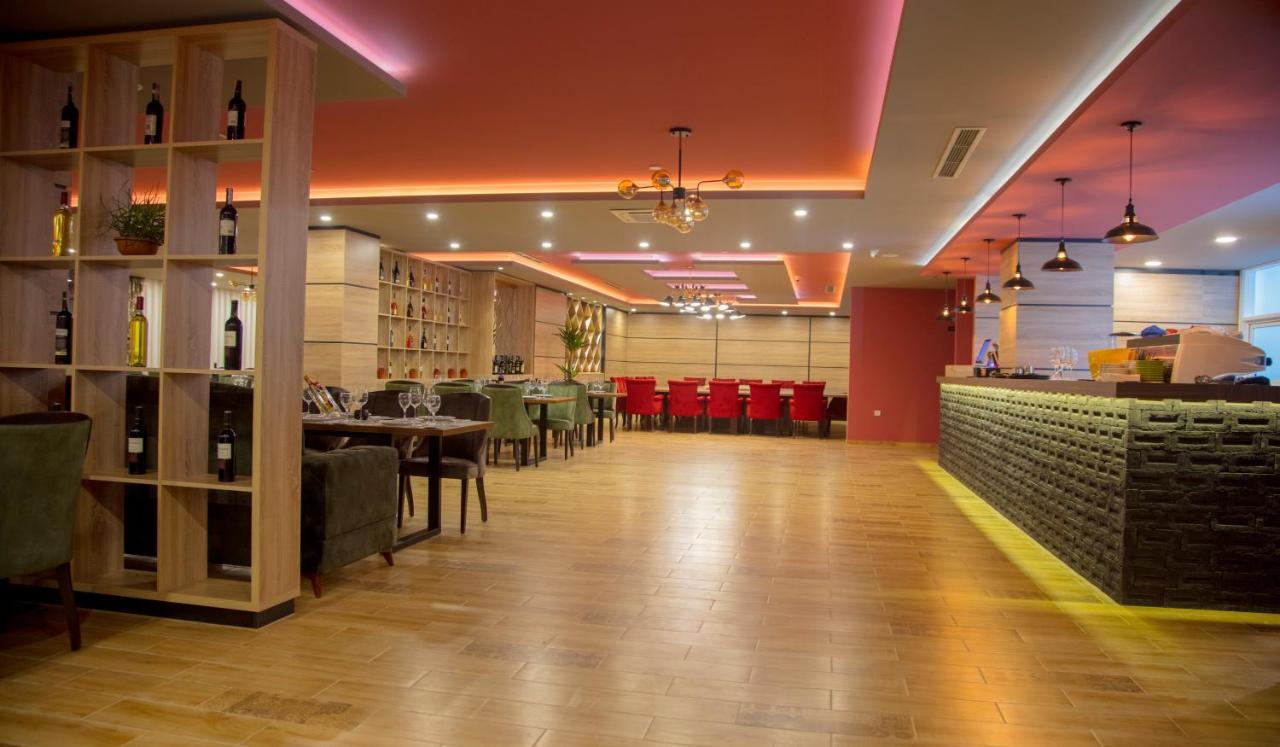 Hotel Sonoma Kosovo Polje Екстер'єр фото
