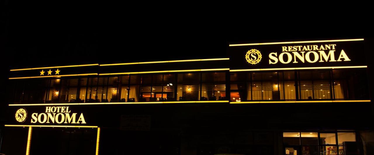 Hotel Sonoma Kosovo Polje Екстер'єр фото