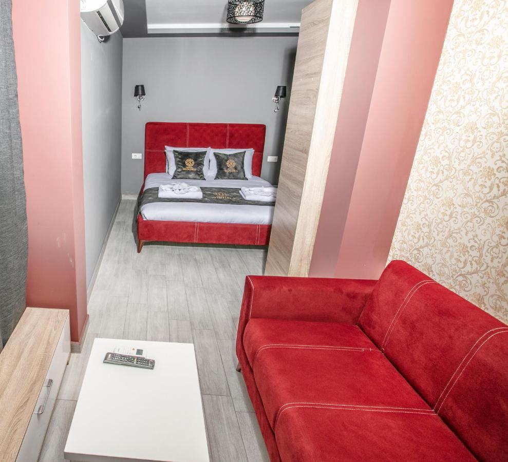 Hotel Sonoma Kosovo Polje Екстер'єр фото