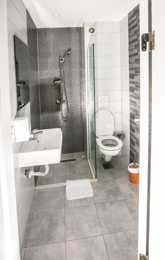 Hotel Sonoma Kosovo Polje Екстер'єр фото