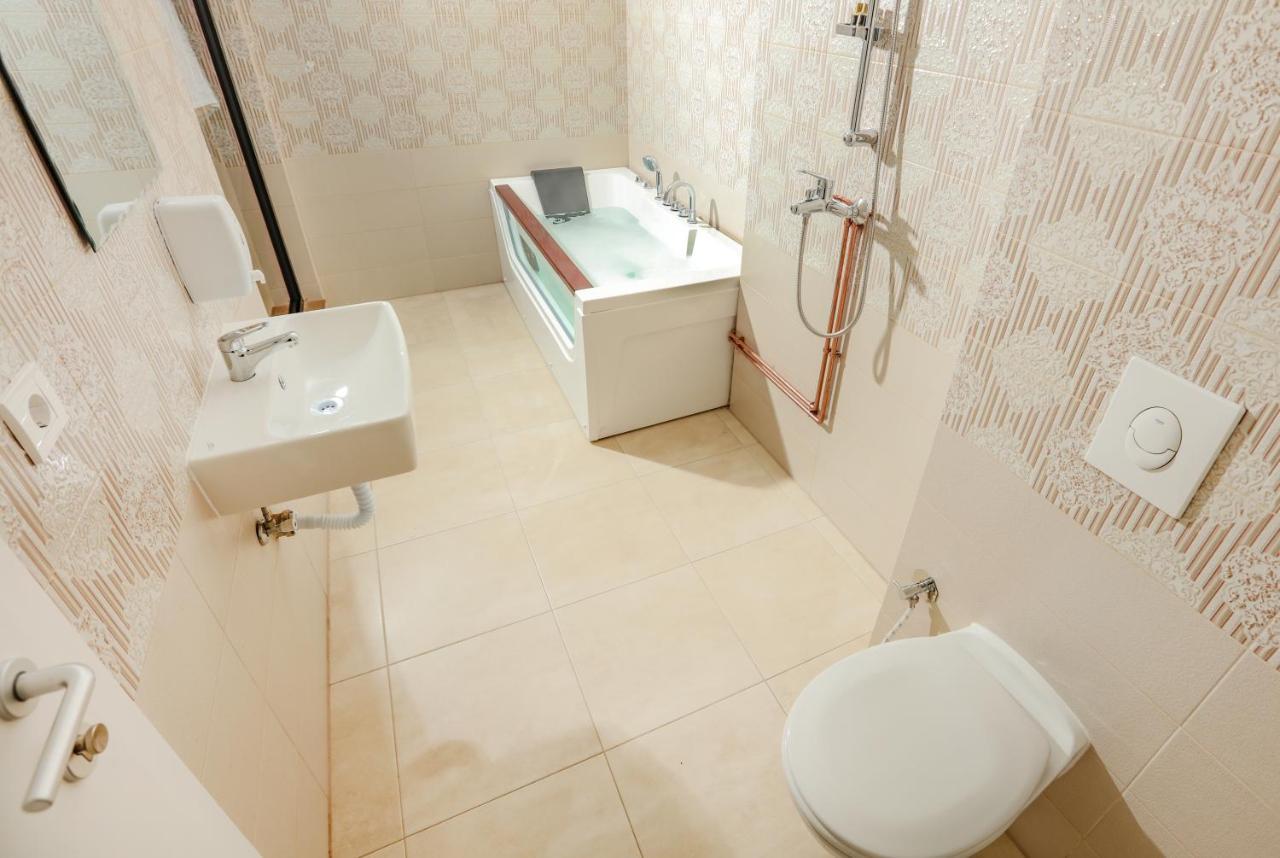 Hotel Sonoma Kosovo Polje Екстер'єр фото