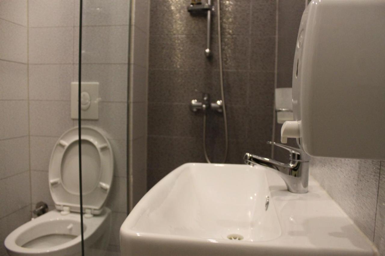 Hotel Sonoma Kosovo Polje Екстер'єр фото